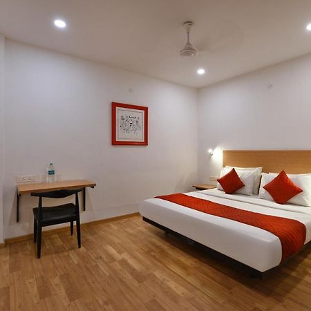 Hotel Saffron Gold New Delhi Exterior photo