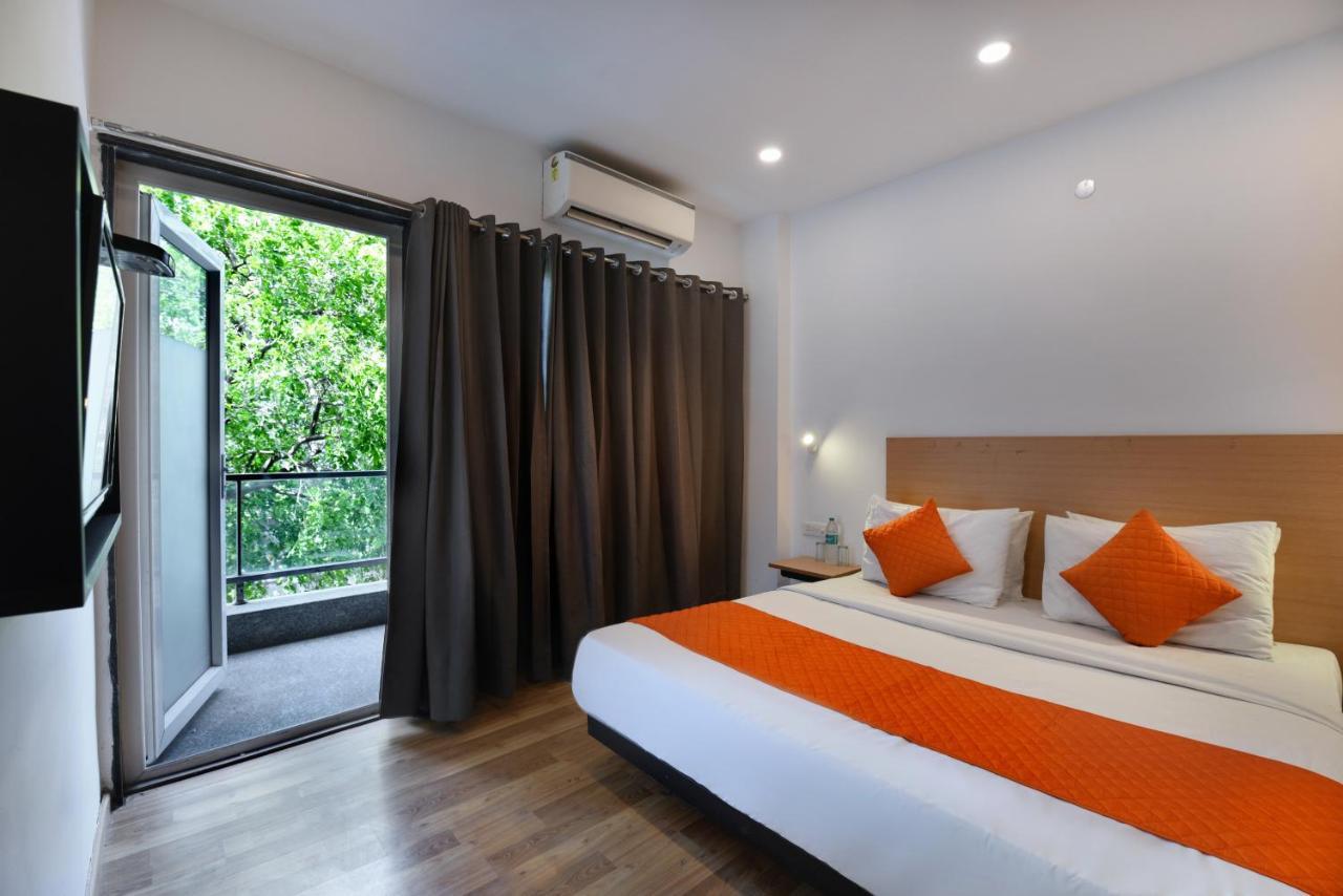 Hotel Saffron Gold New Delhi Exterior photo