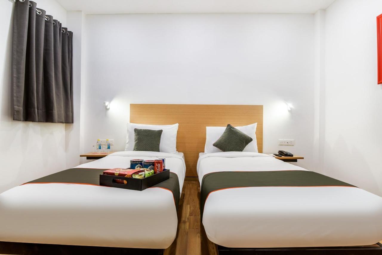 Hotel Saffron Gold New Delhi Exterior photo